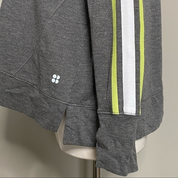 Sweaty Betty Simhasana Grey Slogan Sweatshirt Workout Top, Size Medium - Picture 7 of 13